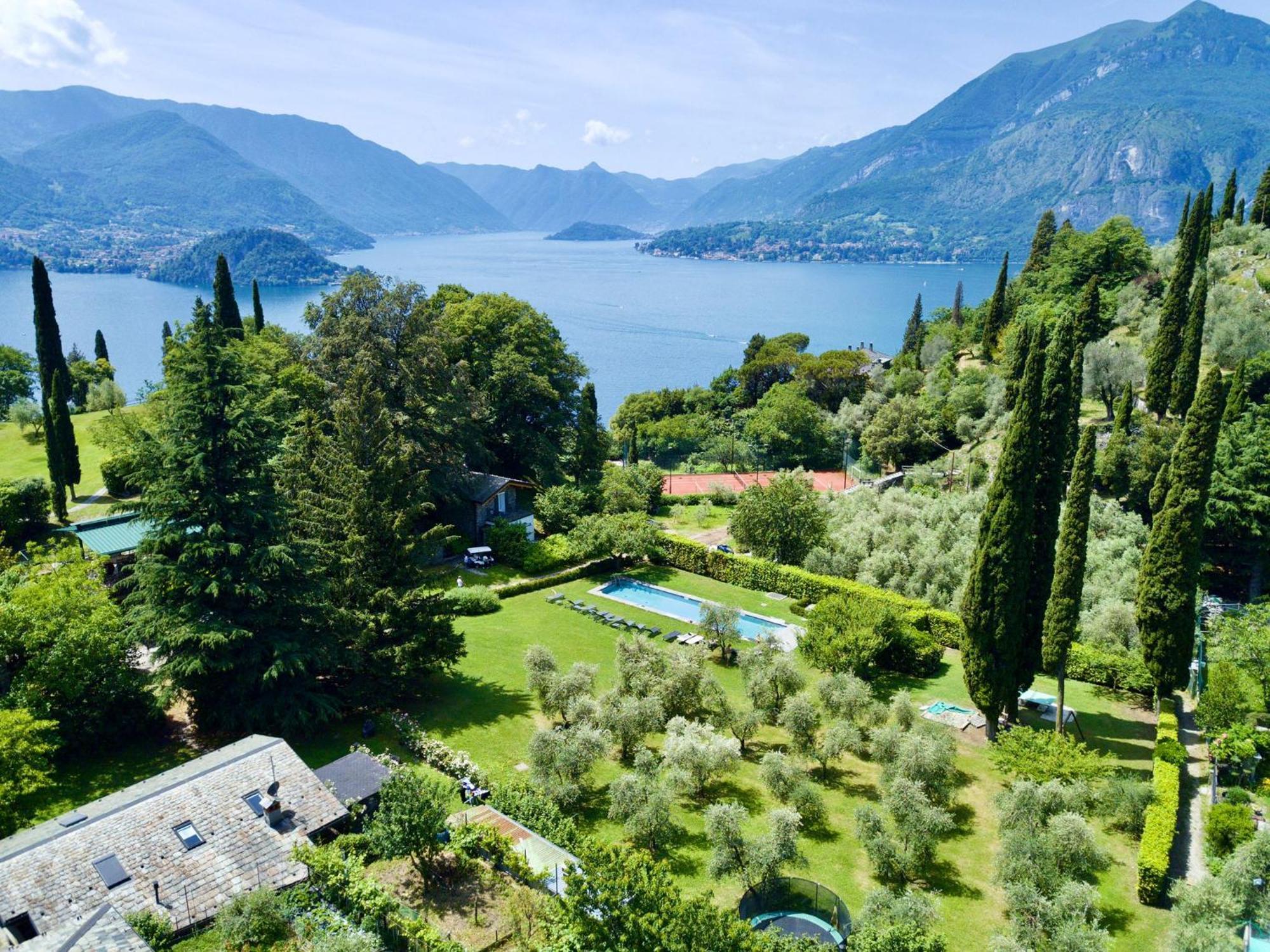 Castello Di Vezio In The Village Varenna Exterior foto